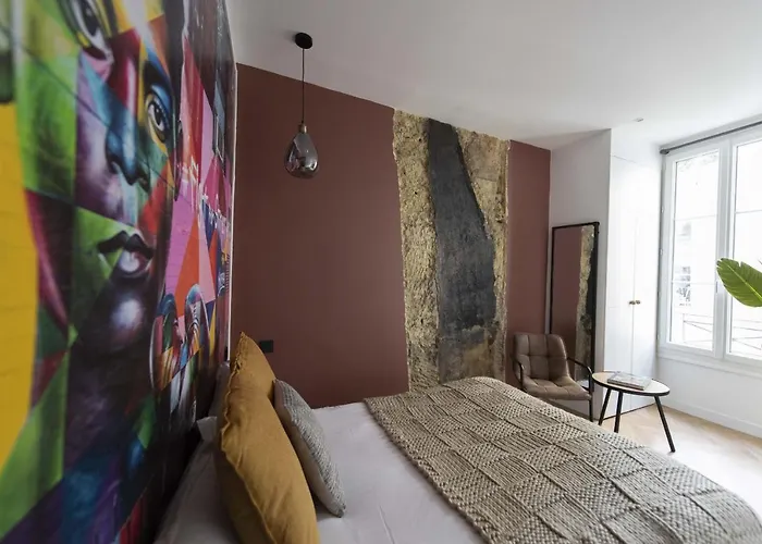 Time Line Apartment *